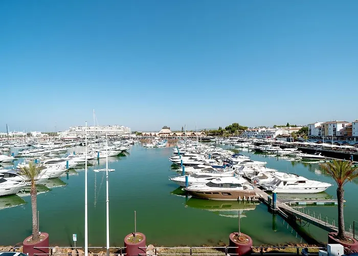 Marina Pearl - View To Marina *