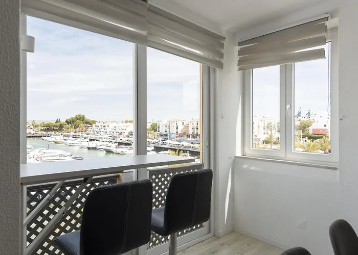 Marina Pearl - View To Marina *
